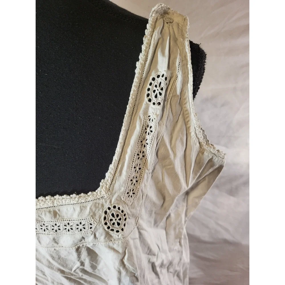 Vintage Unbranded Traditional Sleeveless White Lace Nightgown  Size 1X